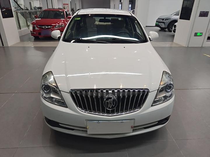 Excelle 2015 1.5L AT Classic photo 2