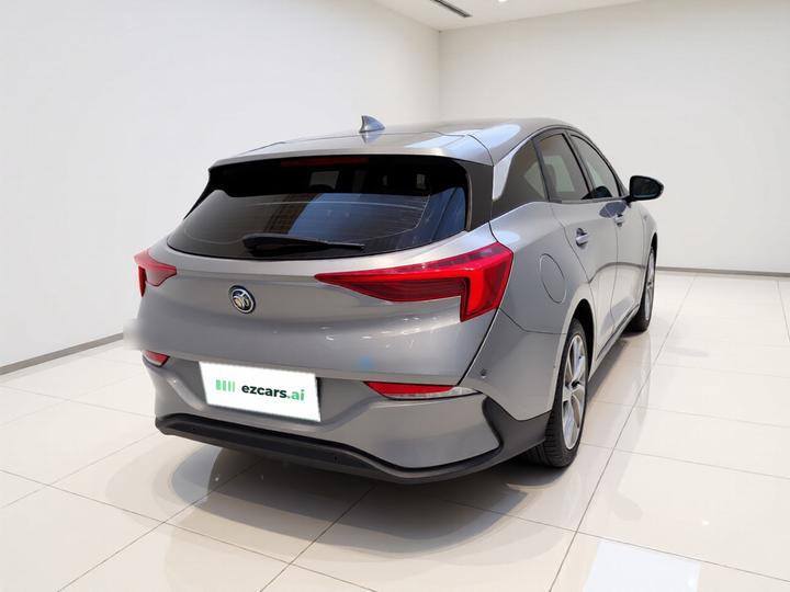 6 2020 PHEV photo 6