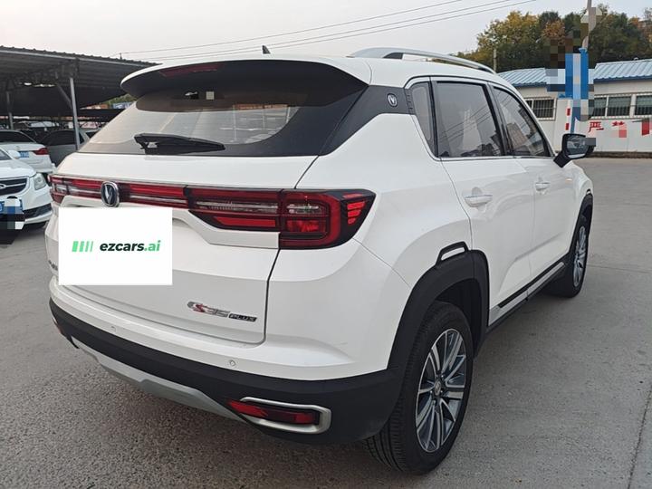 CS35PLUS 2019 1.6L AT photo 4