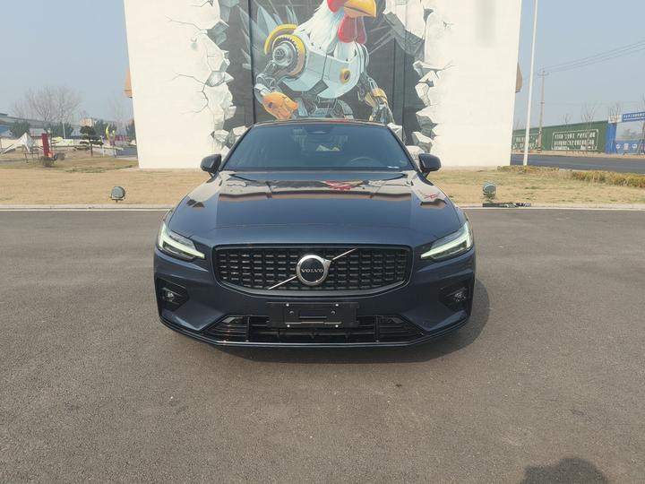 S60 2023 B5 Sport photo 2