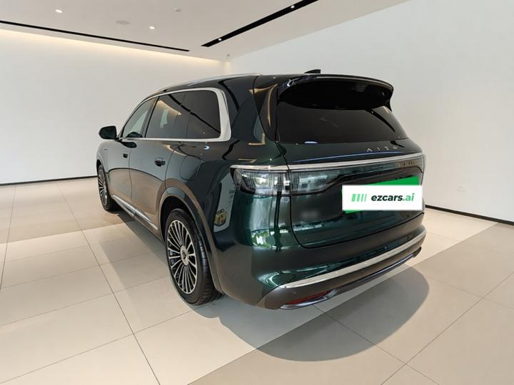 HIMA AITO M8 2025 EREV Ultra 53.4kWh 6-Seater 192-Line LiDAR photo 4