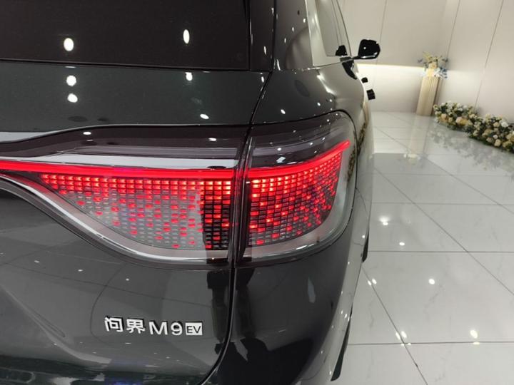 HIMA AITO M9 2025 EV Ultra 100kWh 6-Seater 192-Line LiDAR photo 7