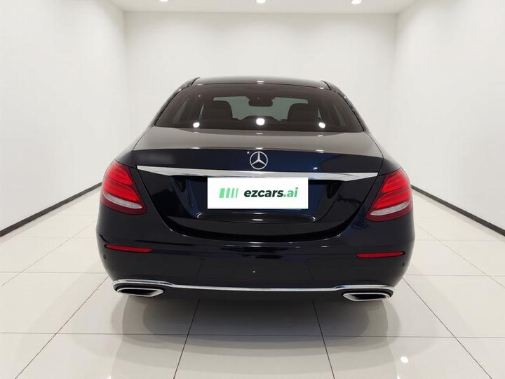 E-Class 2019 E 260 L 4MATIC photo 5