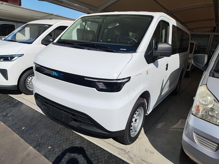 E 2025 41.86kwh Short Wheelbase