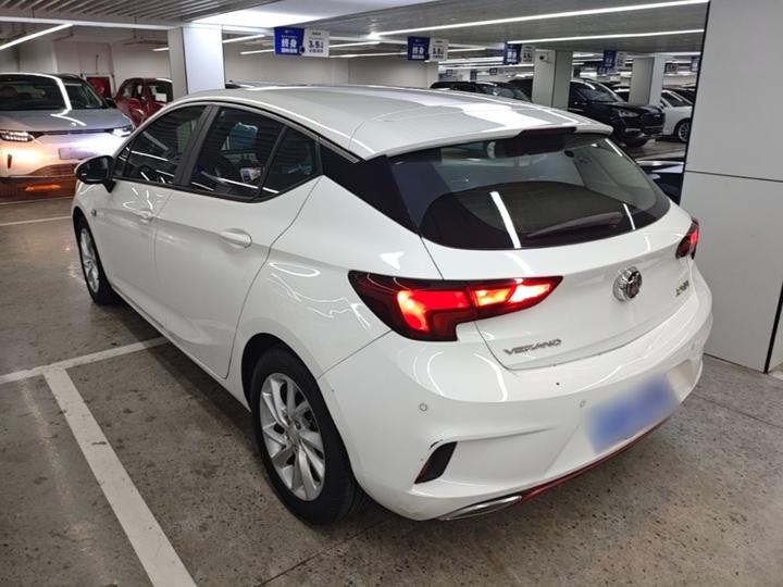 Verano 2016 Hatchback 15S AT Progressive photo 4