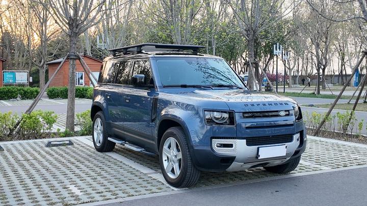 Defender 2020 110 P400 SE photo 3