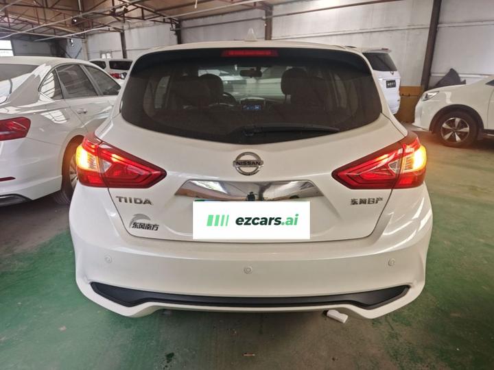 Tiida 2021 1.6L CVT photo 3
