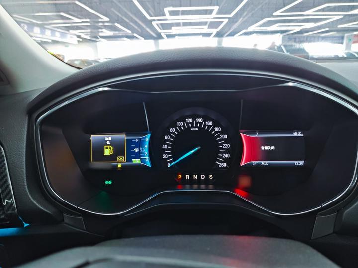 Mondeo 2013 2.0L GTDi200 Luxury photo 3
