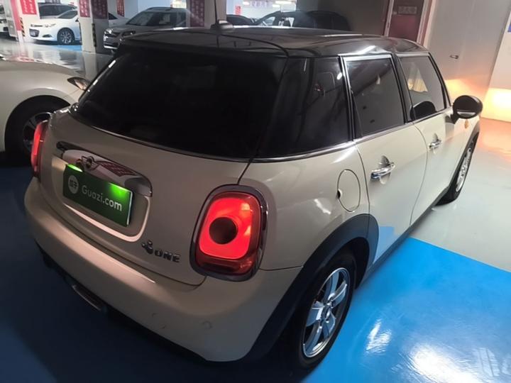 2015 1.2T ONE 5-Door photo 6