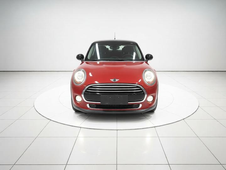 2016 1.5T COOPER 5-Door photo 2