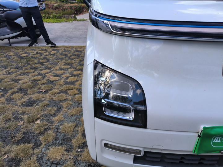 Wuling Air ev 2023 4-Seater - Advanced photo 7