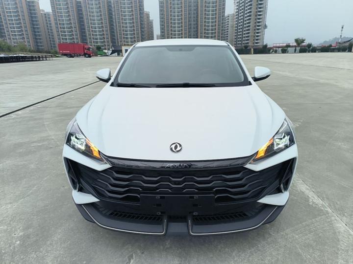 Yixuan 2025 1.5L AT Luxury photo 2