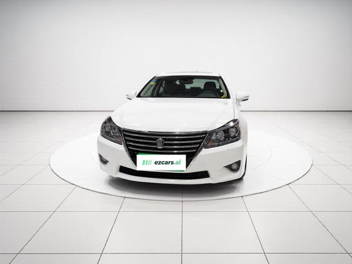 Crown 2012 2.5L Royal photo 2