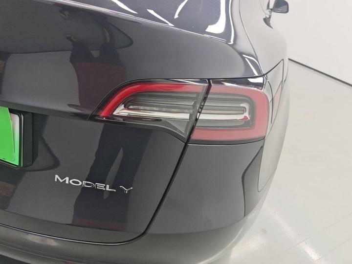 Model Y 2024 RWD photo 7