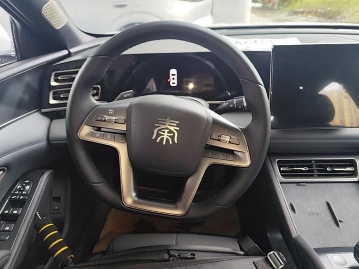 Qin L 2025 DM-i ADAS 120KM photo 5