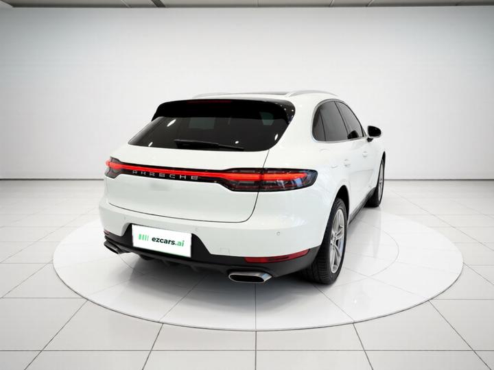 2018 Macan 2.0T photo 4