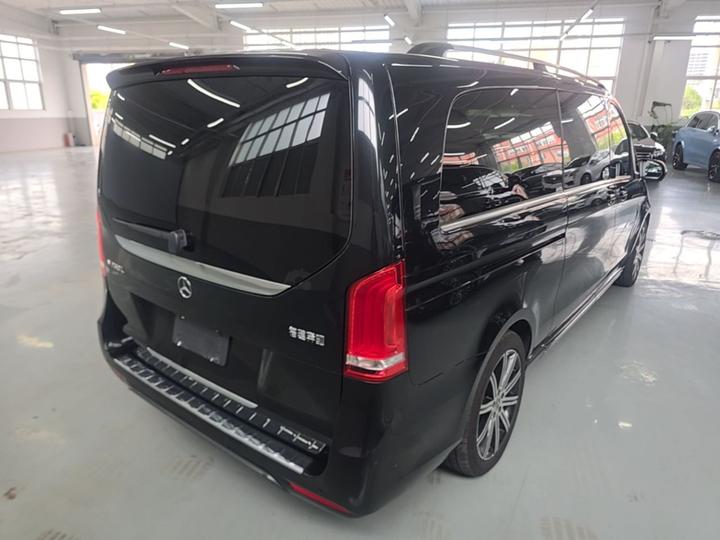 V-Class 2021 V 260 L Long Wheelbase Luxury photo 4
