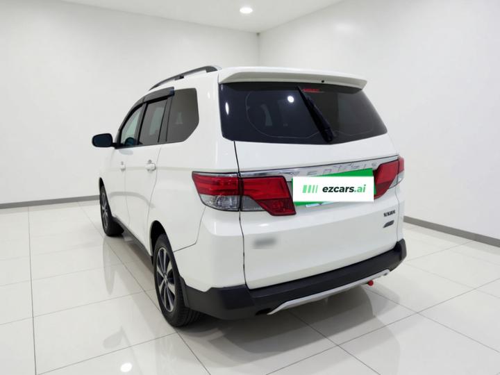 M50V 2017 1.6L XL CVT Luxury photo 4