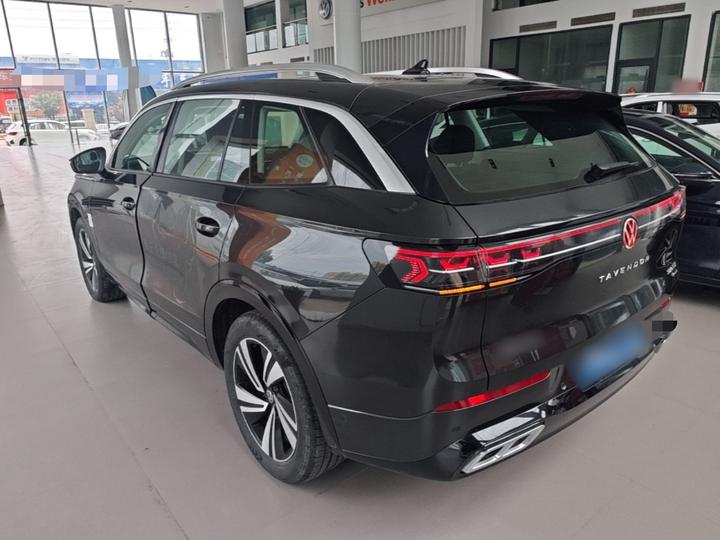 2023 380TSI AWD R-Line photo 4