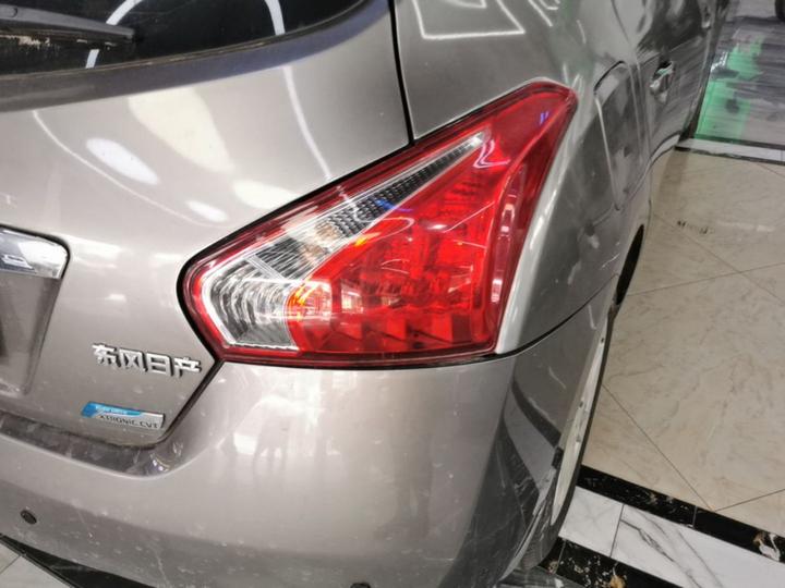 Tiida 2014 1.6L CVT Comfort photo 7
