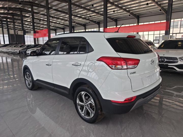 ix25 2017 1.6L AT Smart photo 4