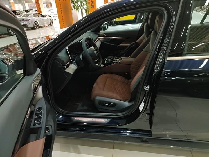 5 Series 2024 530Li Exclusive Luxury photo 6