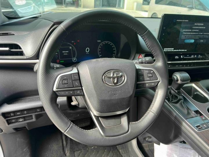 Granvia 2024 2.5L Hybrid Premium PLUS photo 4
