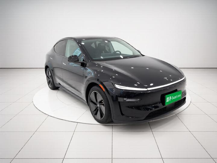 Model Y 2025 RWD photo 3