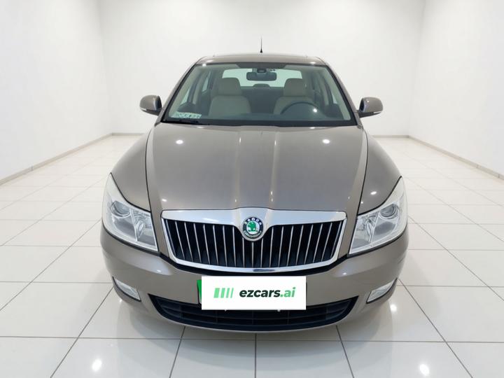 Octavia 2013 1.6L AT photo 2