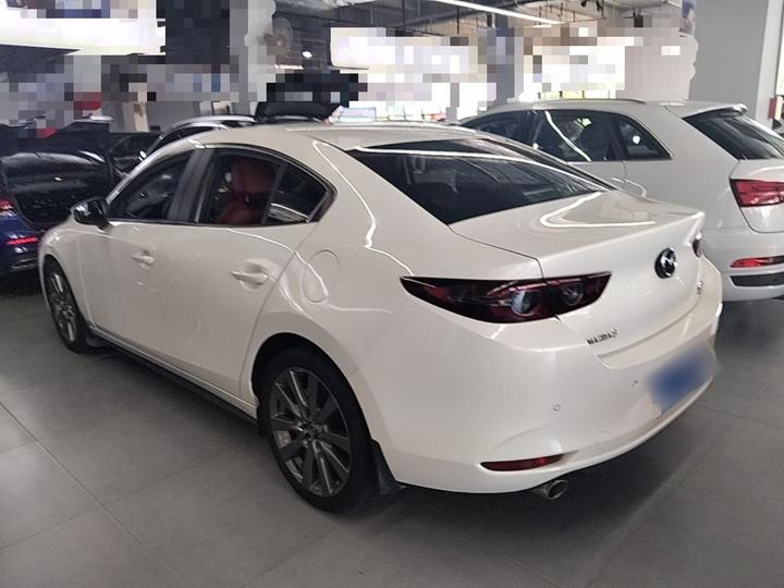 3 Axela 2023 2.0L AT photo 4