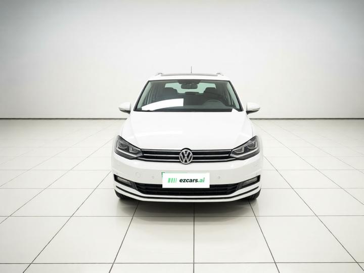 2016 L 330TSI DSG Luxury photo 2