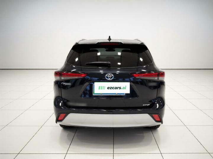 Highlander 2023 2.5L Smart Hybrid AWD Premium 7-Seater photo 3