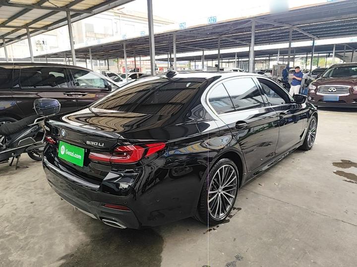 5 Series 2023 530Li Leading M Sport Package photo 4