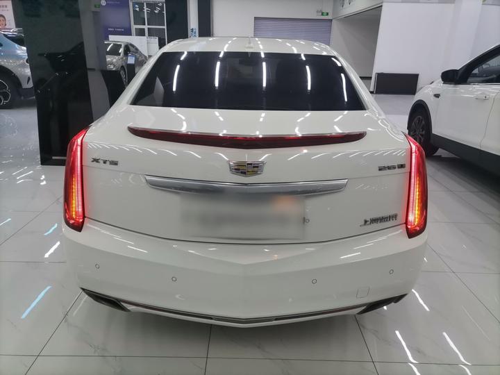 XTS 2016 28T Tech photo 4