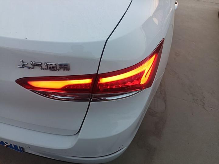 Excelle 2021 Facelift Classic 1.5L AT Elite photo 7