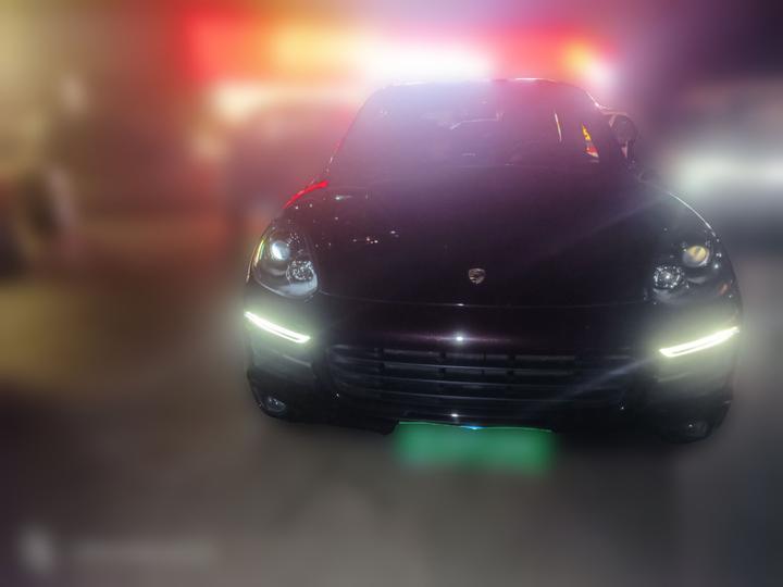2016 Cayenne Platinum Edition 3.0T photo 2