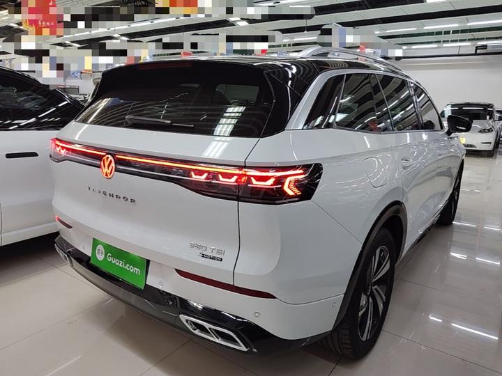 2023 380TSI AWD R-Line photo 6