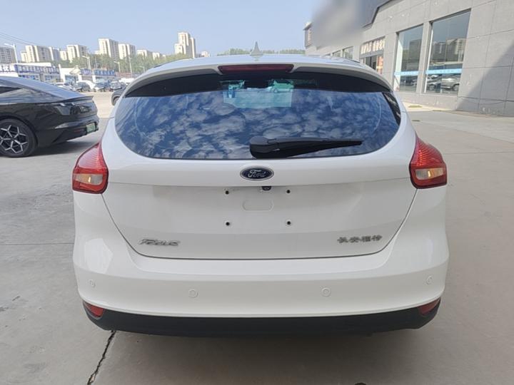 Focus 2017 Hatchback 1.6L AT Fashion photo 3