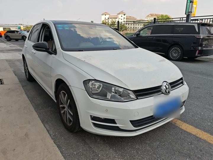 Golf 2017 230TSI AT Luxury Anniversary Edition photo 3