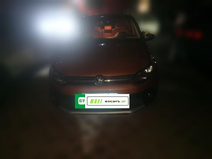 2014 1.6L Cross Polo AT photo 2
