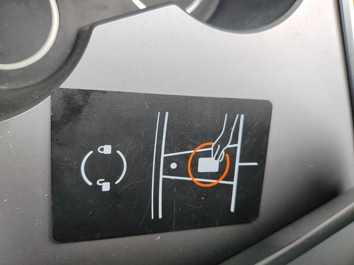 Model Y 2024 RWD photo 8