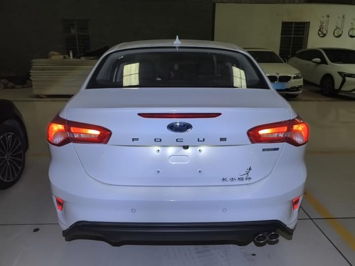 Focus 2020 Sedan EcoBoost 180 AT photo 3