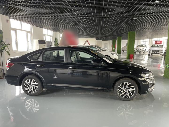 Lavida 2026 1.5L AT photo 3