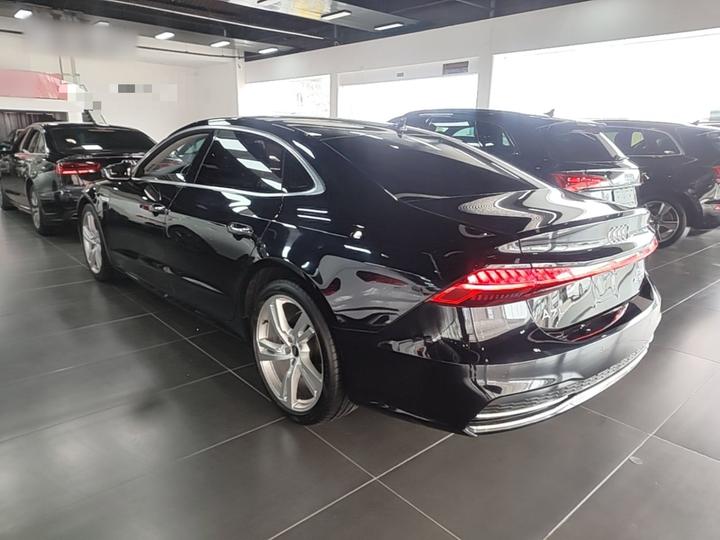 A7L 2022 45 TFSI S-line photo 4