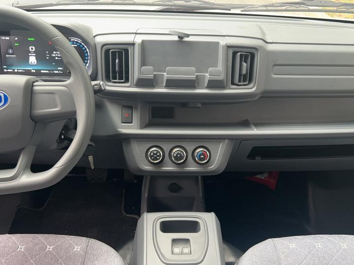 Dolphin E5 2025 -36.8kWh 6-Seater photo 5
