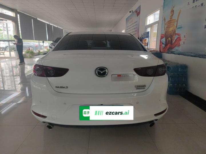 3 Axela 2023 2.0L AT photo 3