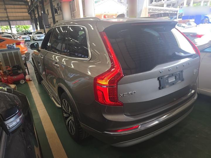 XC90 2022 B5 Luxury 7-Seater photo 4