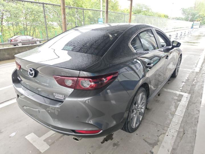 3 Axela 2021 2.0L AT photo 4