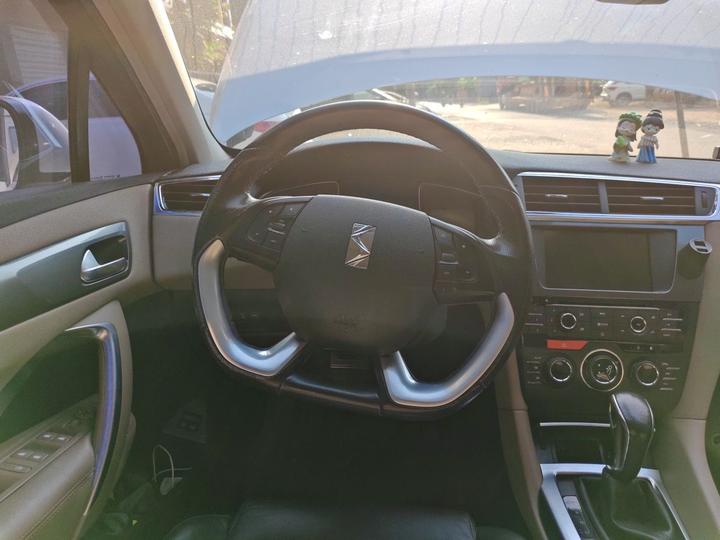 6 2014 1.6T Luxury THP160 photo 7