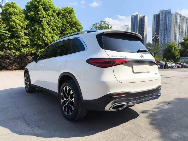 GLC 2023 GLC 260 L 4MATIC Dynamic 5-Seater photo 3